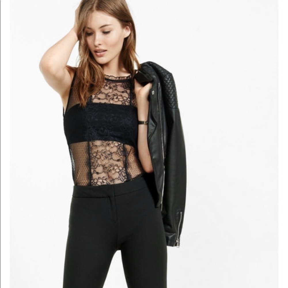 Express sleeveless black crop lace shirt
